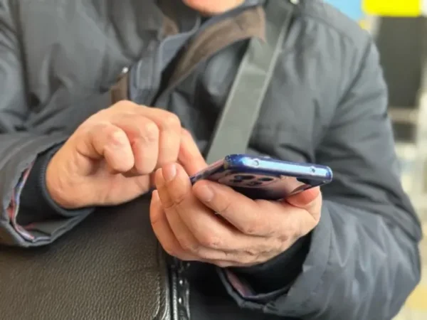 Мошенники начали выманивать деньги у пожилых людей под видом помощи ФСБ и Советов ветеранов