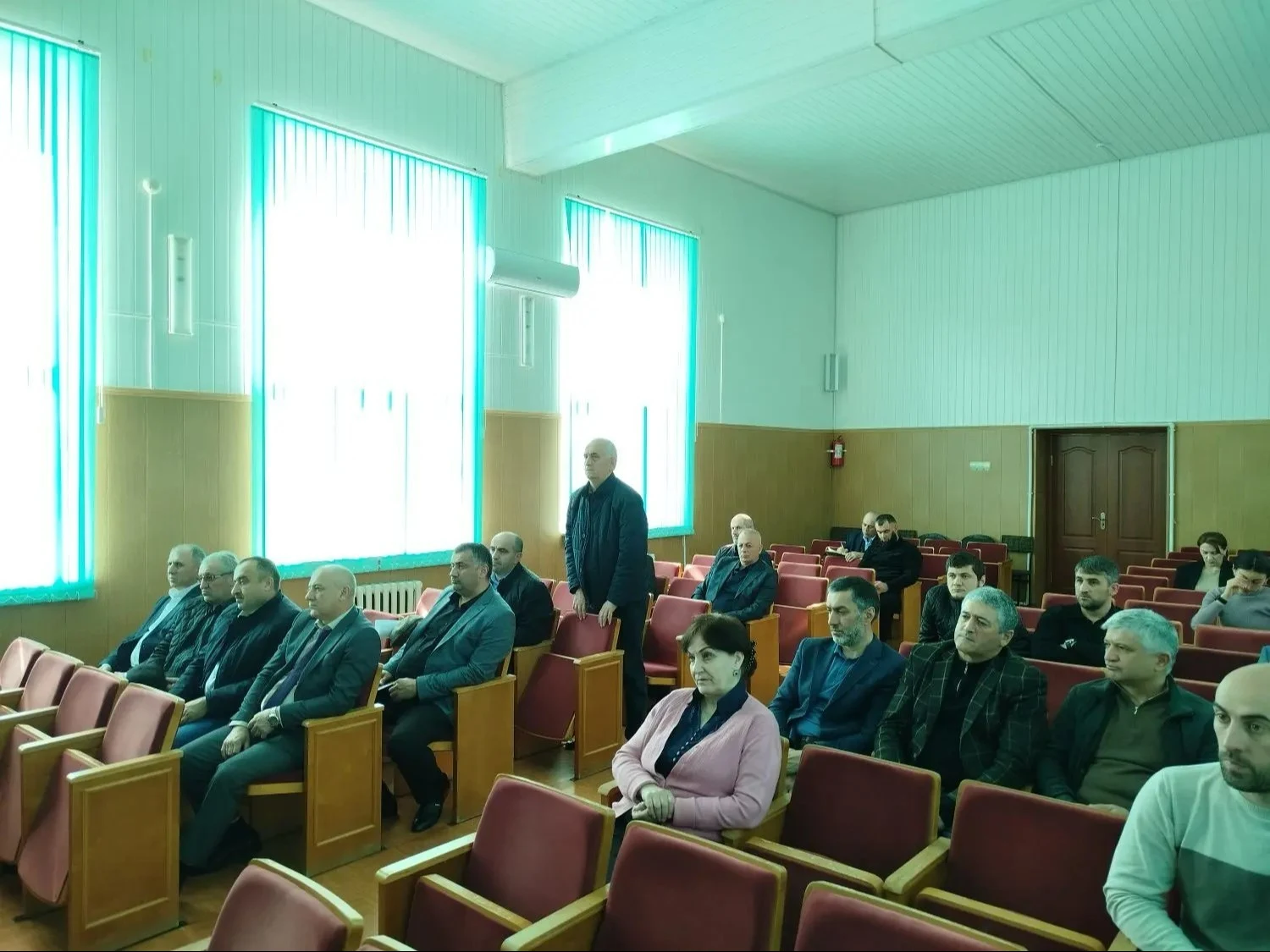 Проблемные вопросы электросетевого комплекса рассмотрели на совещании в администрации Курахского района