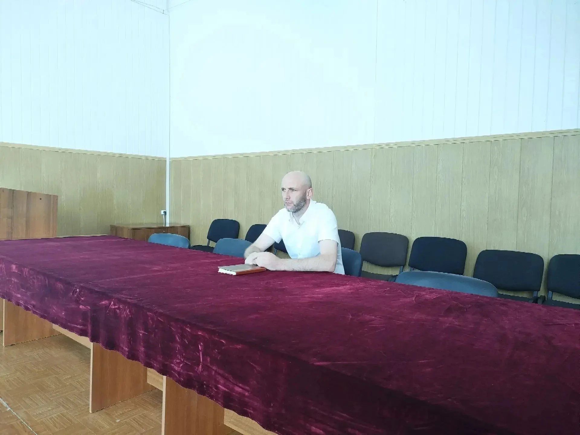 Вопросы вакцинации животных и учета домашней птицы обсудили в администрации Курахского района
