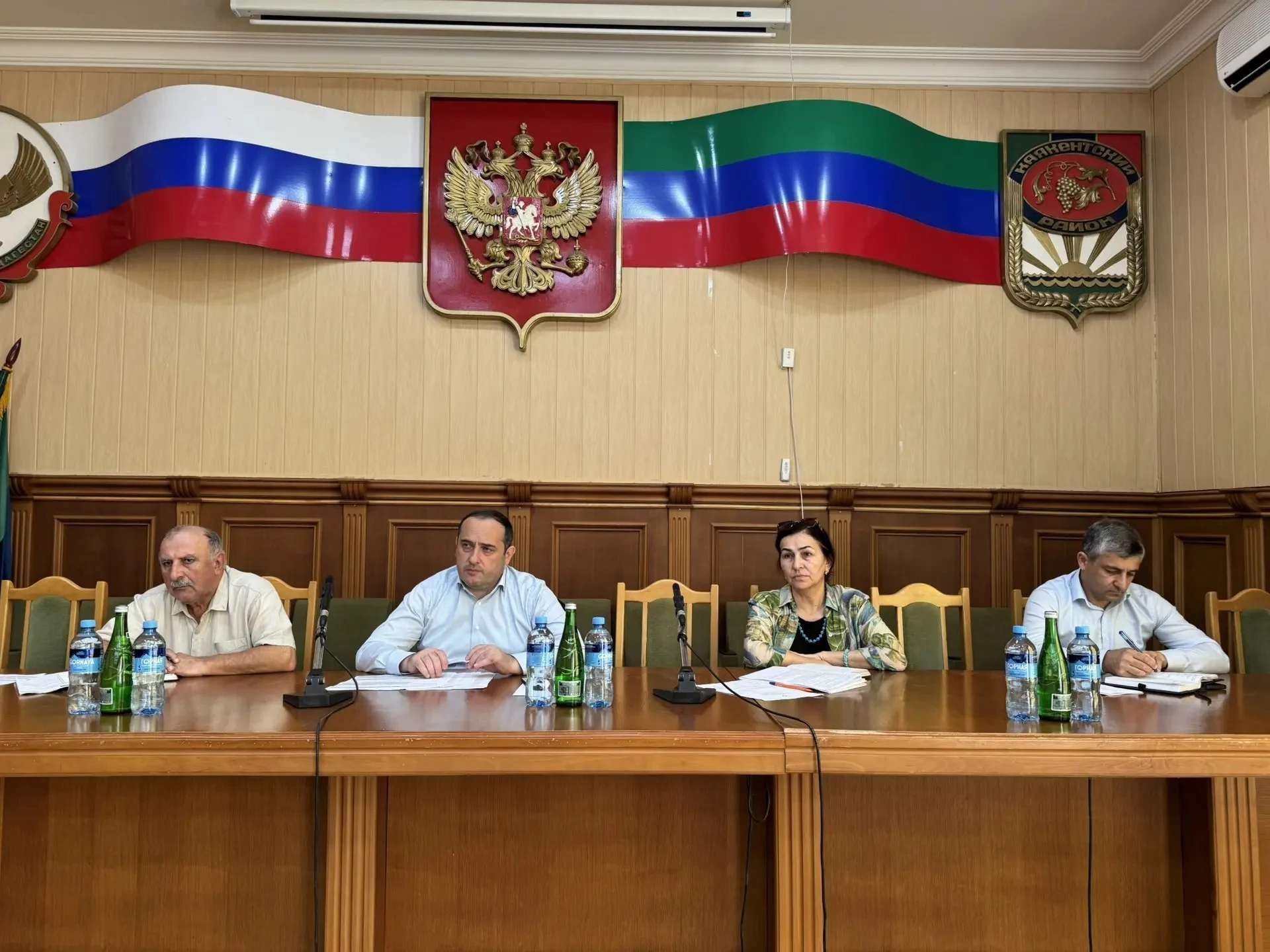 В Каякентском районе прошло плановое совещание по ключевым вопросам развития муниципалитета