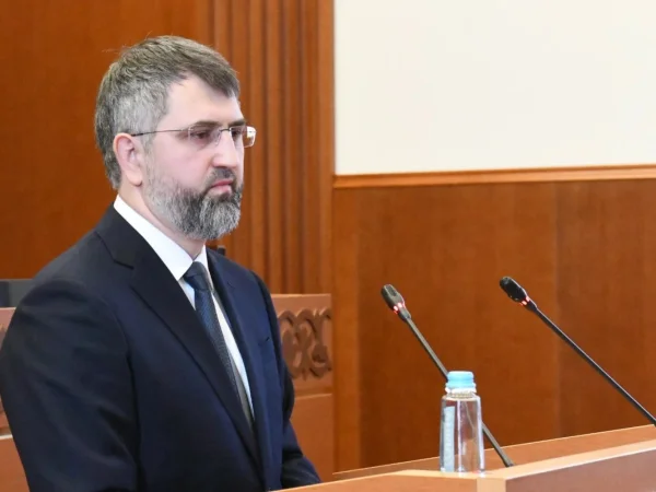 Премьер-министр Магомед Рамазанов поздравил социальных работников Дагестана с профессиональным праздником