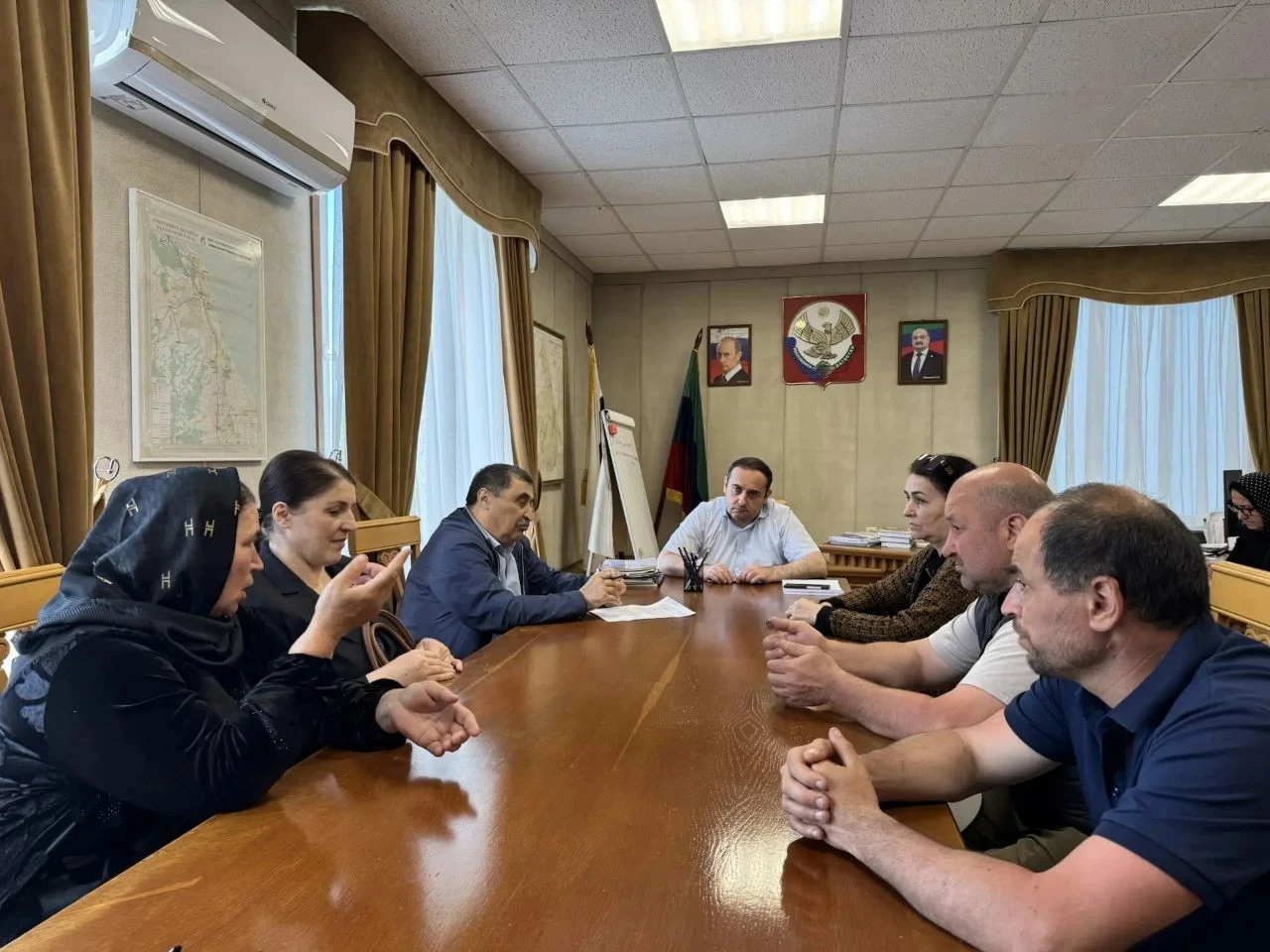 Глава Каякентского района встретился с семьями участников СВО из села Дружба