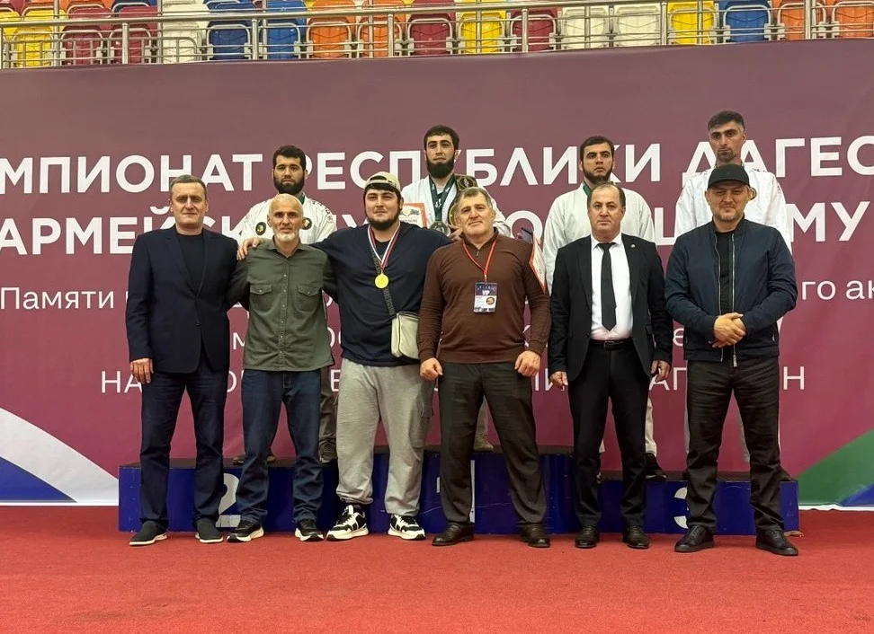 Чемпионат Дагестана по армейскому рукопашному бою прошел в Каспийске