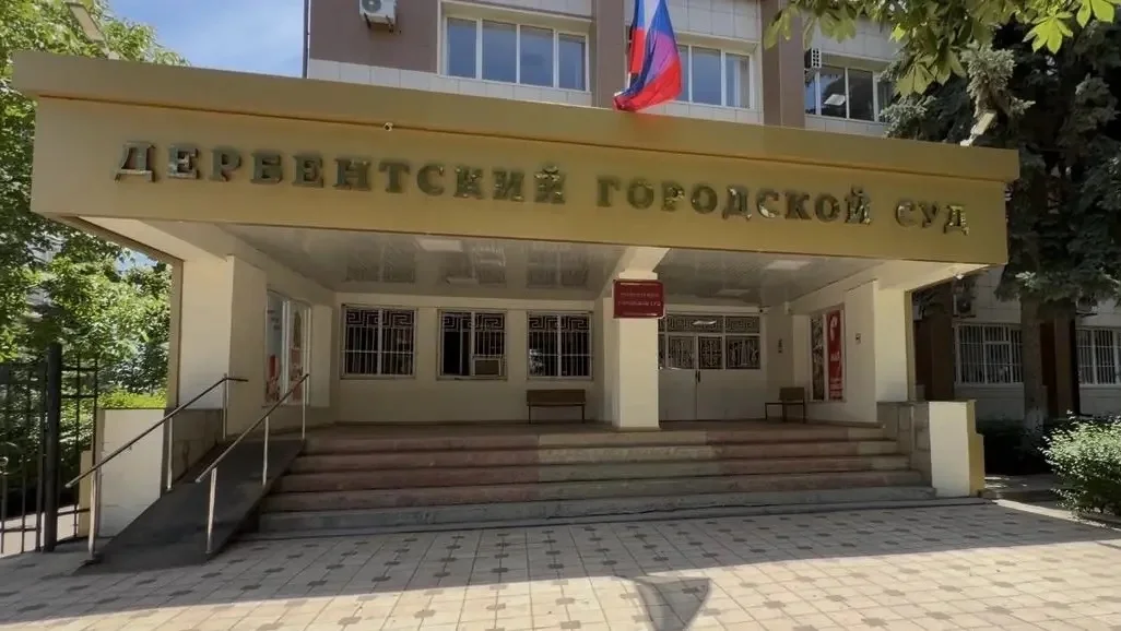 Отказ от работы на заводе стоил выпускнику вуза в Дербенте почти 1,2 млн рублей