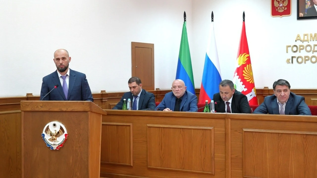 Власти Махачкалы полностью погасили долги муниципальных учреждений за коммуналку