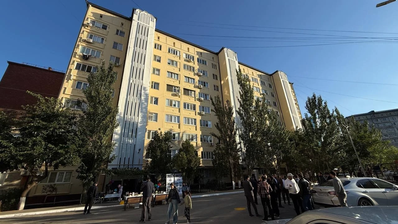 В Каспийске после капремонта сдан один из обновленных многоквартирных домов