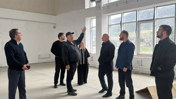 Депутаты горсобрания Махачкалы проинспектировали строительство нового корпуса гимназии №35
