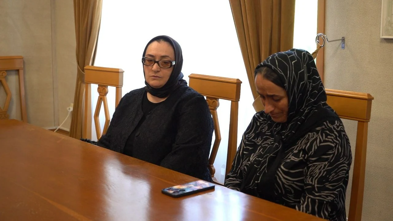 Власти Каякентского района вручили награды родственникам бойцов, погибших в зоне СВО