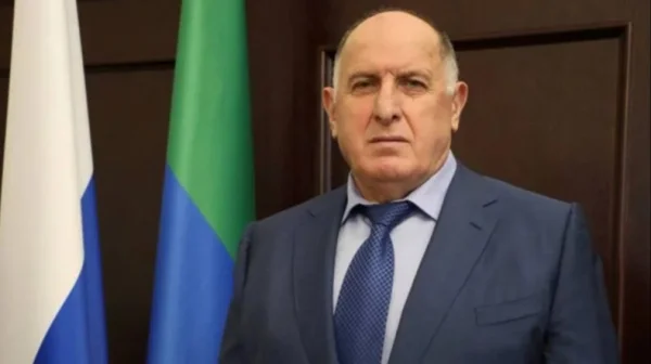 Абдулмуслим Абдулмуслимов поздравил работников органов местного самоуправления Дагестана с профессиональным праздником