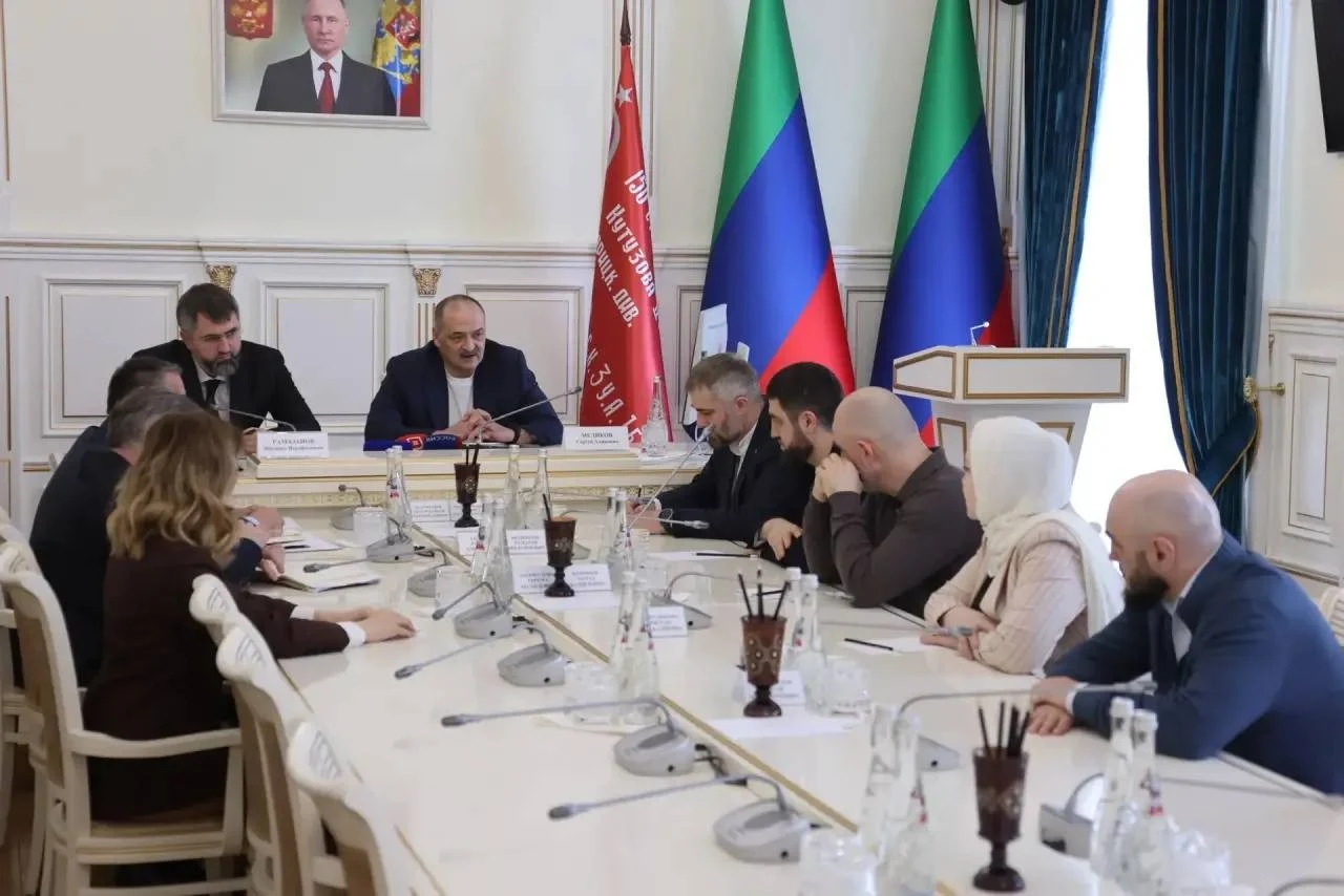 Глава Дагестана проводит встречу с руководителями благотворительных фондов республики
