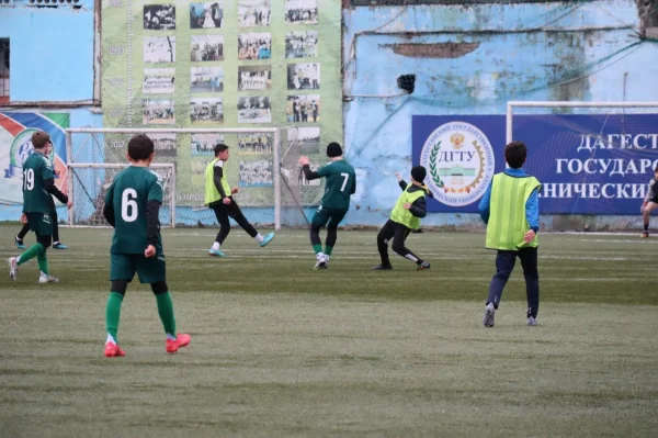 В Махачкале прошли матчи Первенства России по футболу