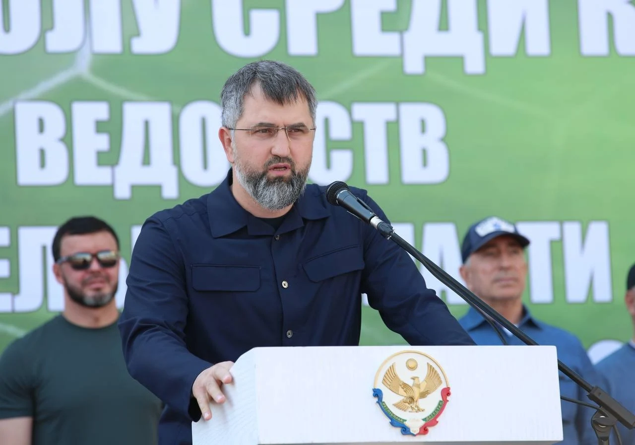 Магомед Рамазанов посетил турни по мини-футболу на стадионе «Труд»