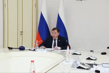 Заур Аскендеров провел совещание с секретарями местных отделений «Единой России» по усилению работы