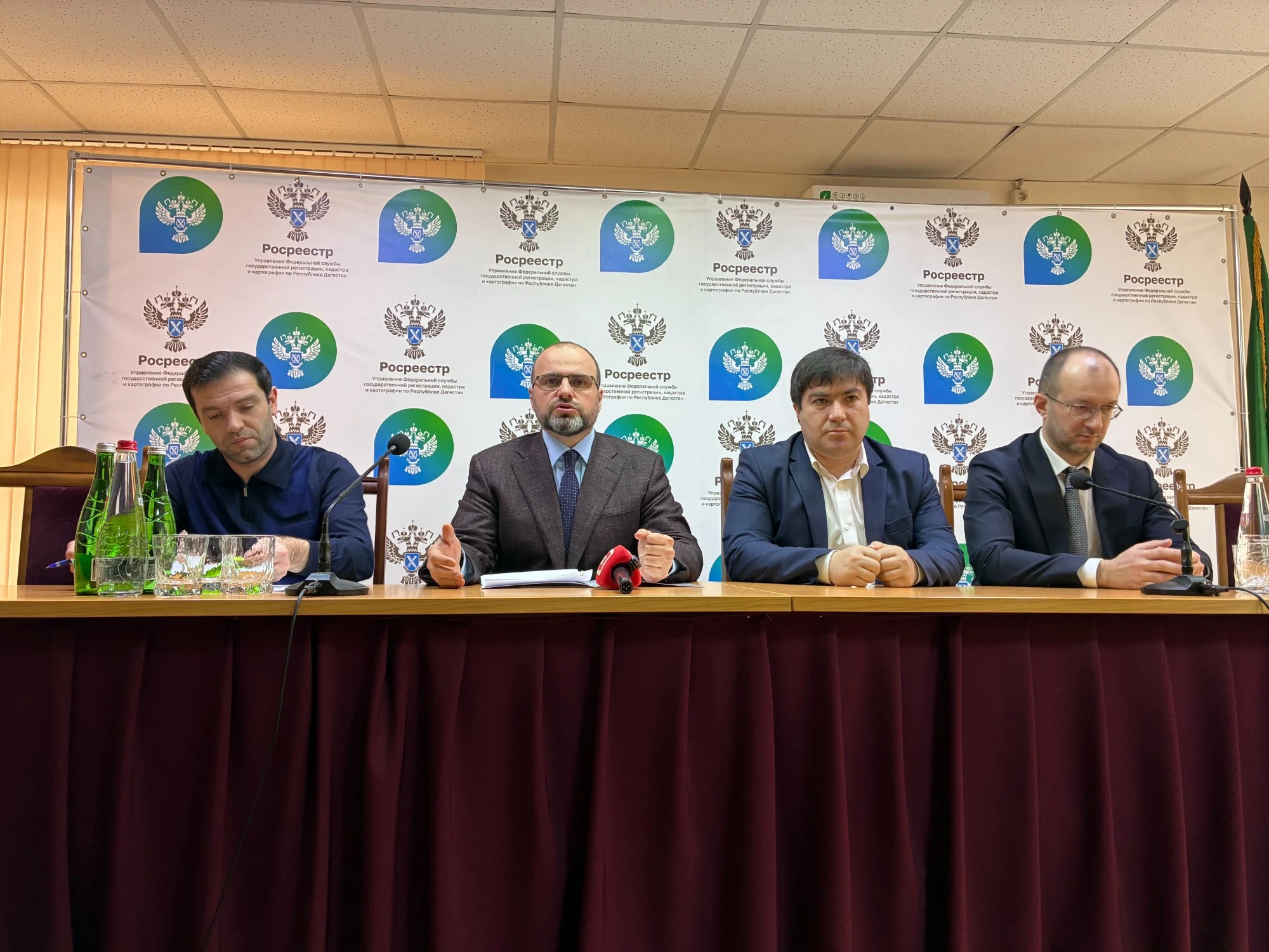 Как ведомства Дагестана помогают гражданам восстанавливать права на недвижимость в условиях ЧС