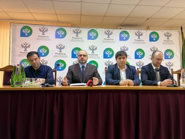 Как ведомства Дагестана помогают гражданам восстанавливать права на недвижимость в условиях ЧС