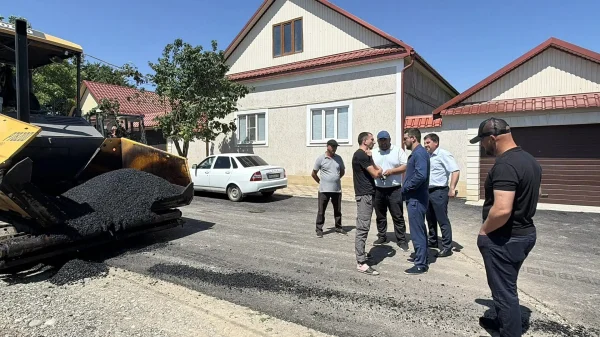 Глава Магарамкентского района проинспектировал ход асфальтирования внутрисельских дорог