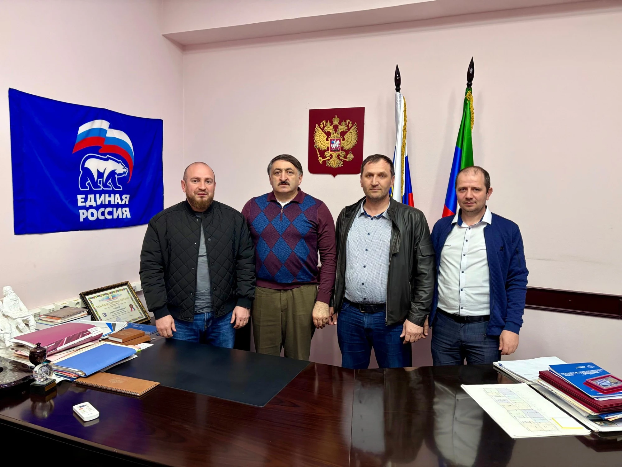 Джамаладин Гасанов обсудил с главой села Сивух помощь эвакуированным из зоны ЧС