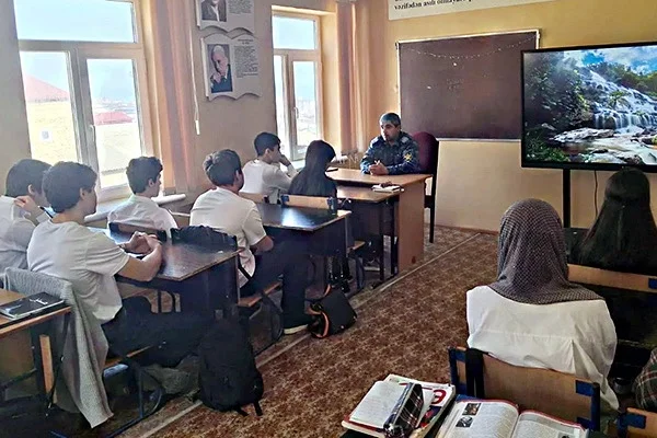 Психологи УФСИН Дагестана организовали цикл профориентационных встреч для старшеклассников