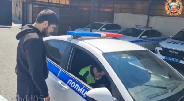 Полиция Дагестана вынесла штраф водителю за намеренное нарушение ПДД