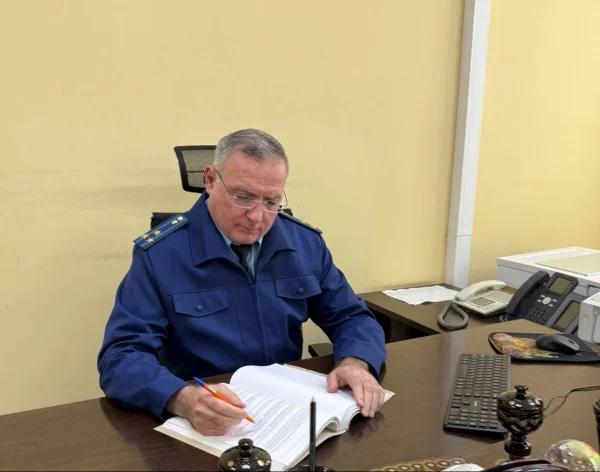 Жителя Махачкалы будут судить за попытку подкупить инспектора ДПС