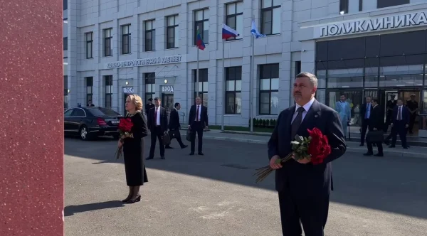 Федор Щукин и Валентина Матвиенко приняли участие в церемонии возложения цветов