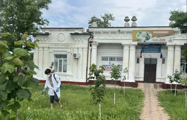В Кизлярском районе усилен контроль за распространением клещей