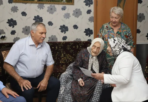 Труженица тыла из Кизлярского района Наталья Дука получила поздравление со 100-летием от Владимира Путина