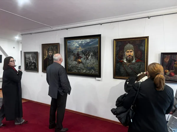 В музее «Дагестанский аул» открылась персональная выставка Мухтара Камбулатова