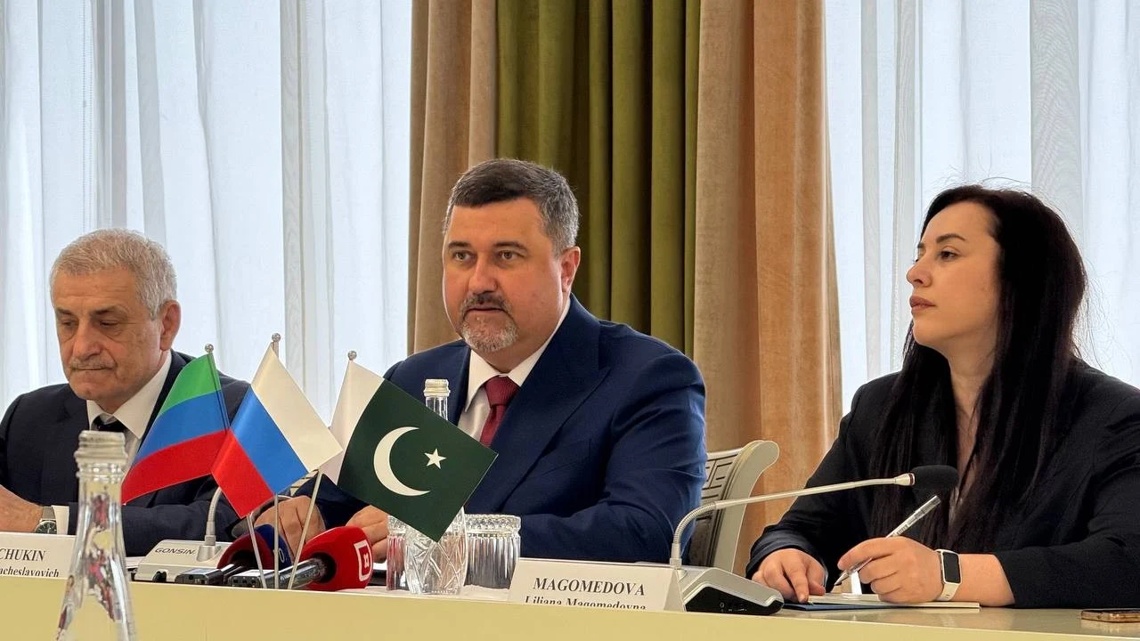 Федор Щукин проводит встречу с послом Пакистана в РФ Фейсалом Ниазом Тирмизи