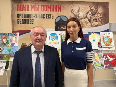 В Махачкале представили выставку рисунков-плакатов школьников Донбасса ко Дню солидарности в борьбе с терроризмом