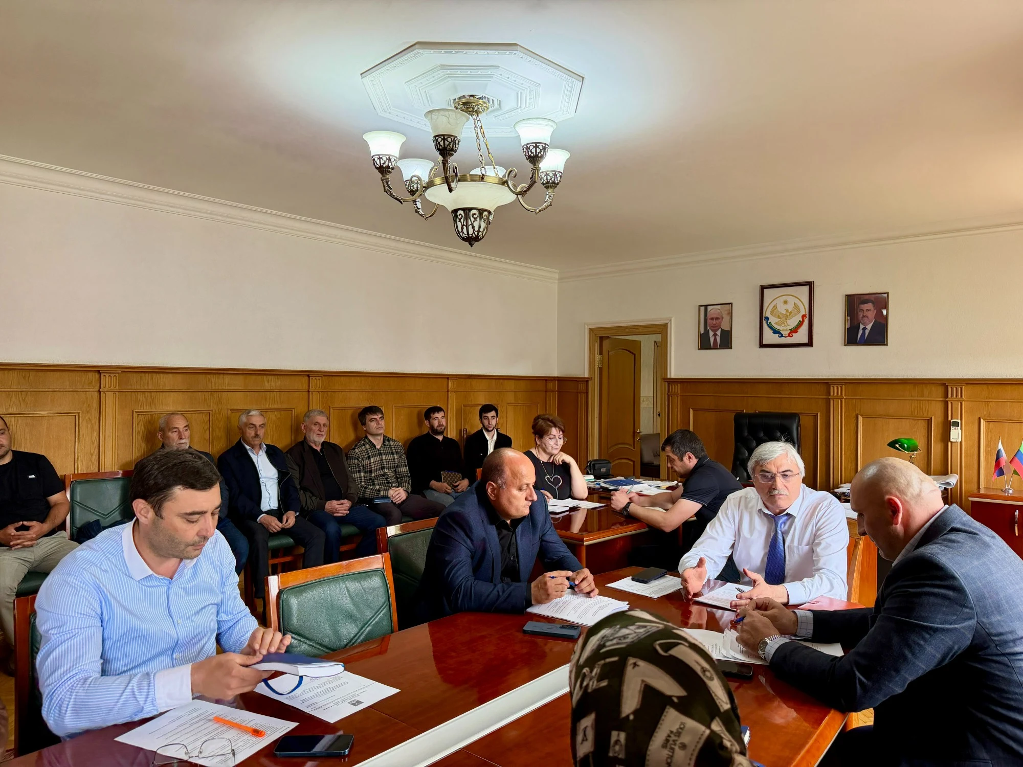 Власти Новолакского района обсудили решение проблемных вопросов жителей сёл муниципалитета