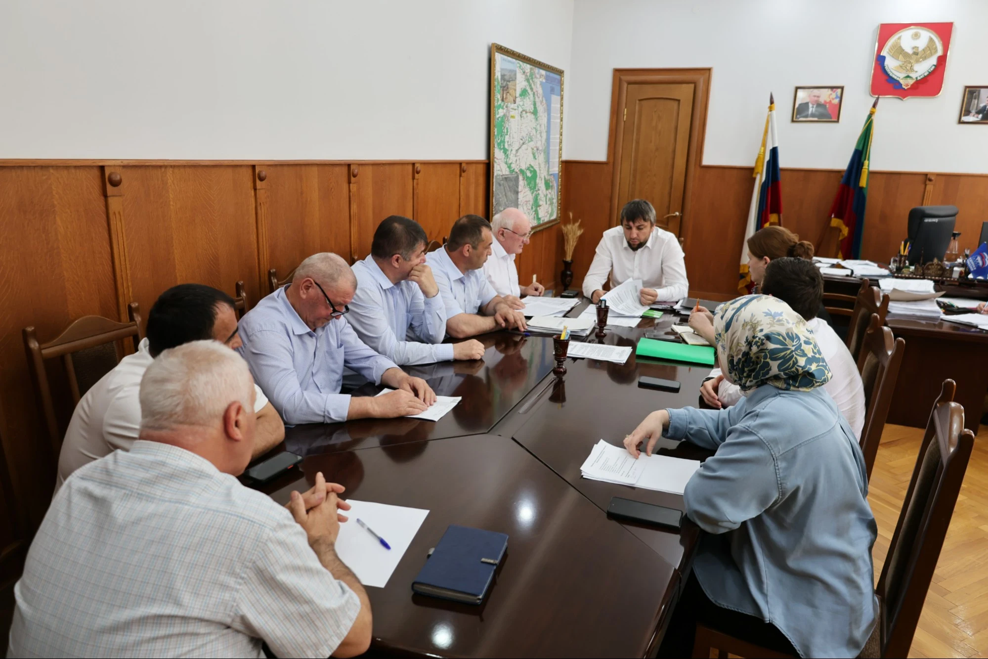 В Карабудахкентском районе обсудили вопросы оказания помощи семьям, пострадавшим в результате затопления