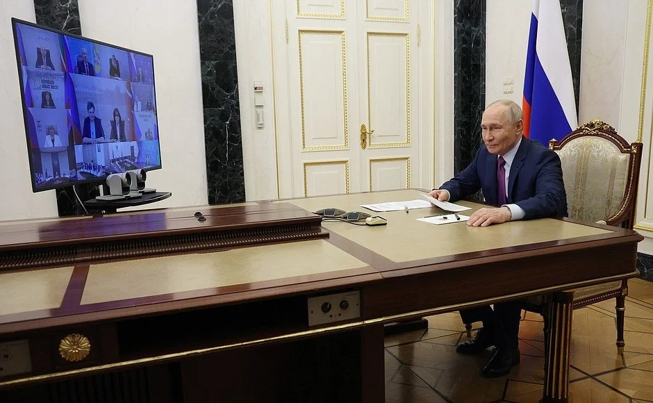 Путин поручил нарастить издание книг на языках народов Дагестана