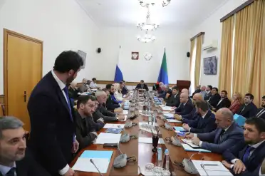 Премьер-министр Дагестана представил Правительству новых руководителей
