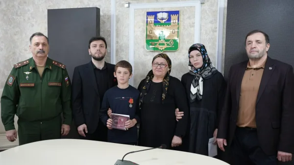 В Хасавюрте передали госнаграды семьям погибших участников СВО