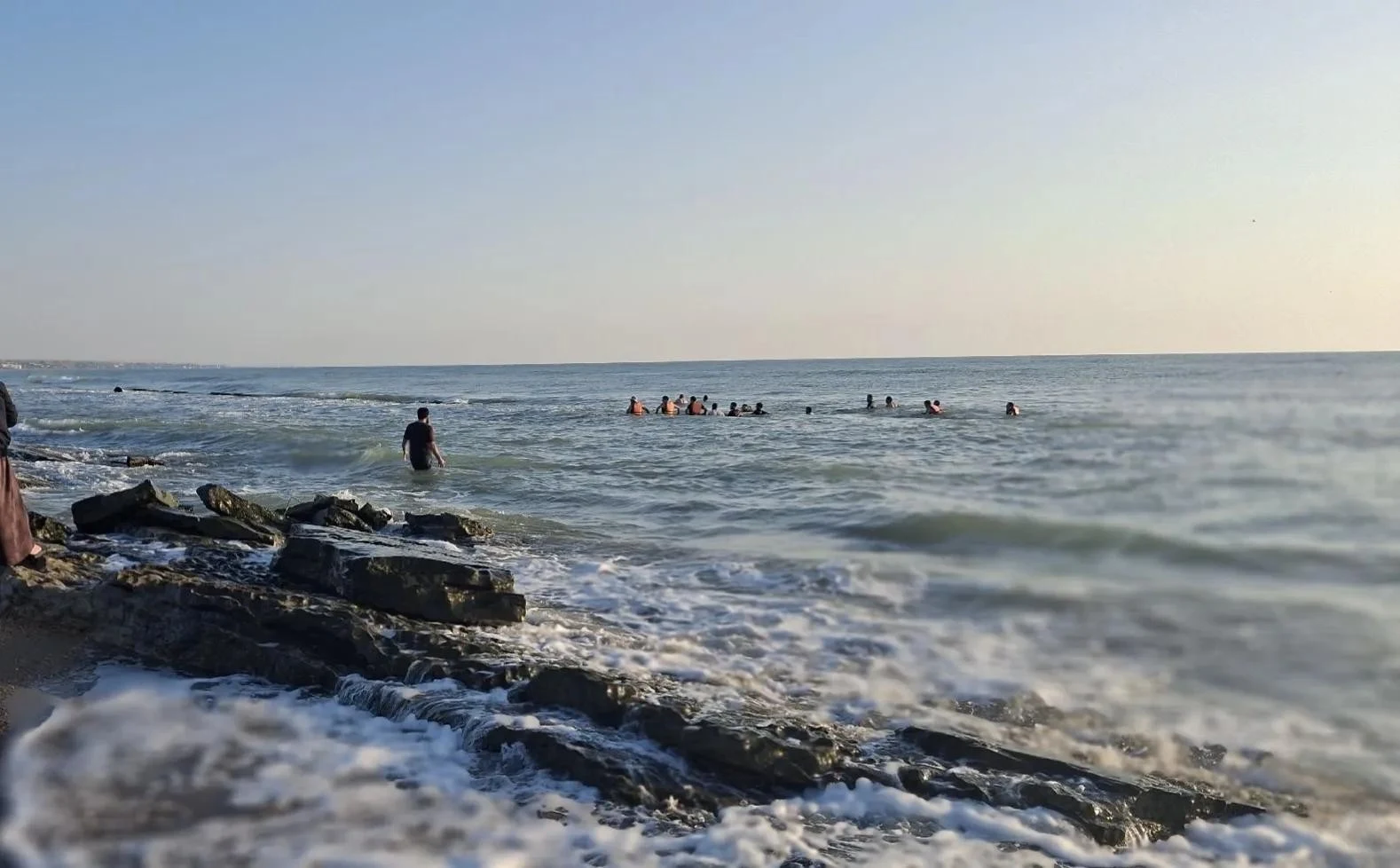 В Дагестане возобновились поиски утонувшего в море подростка