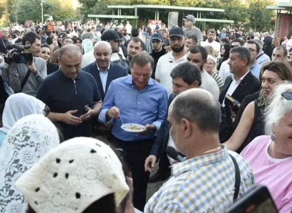 Заур Аскендеров посетил фестиваль плова в Дербенте
