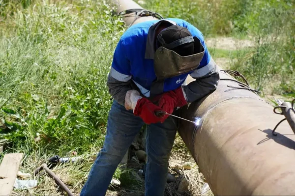 В Махачкале обнаружили утечку газа на подземном газопроводе