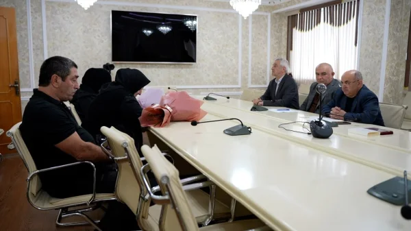 В Хасавюрте передали орден Мужества семье погибшего участника СВО Расула Сайпулаева