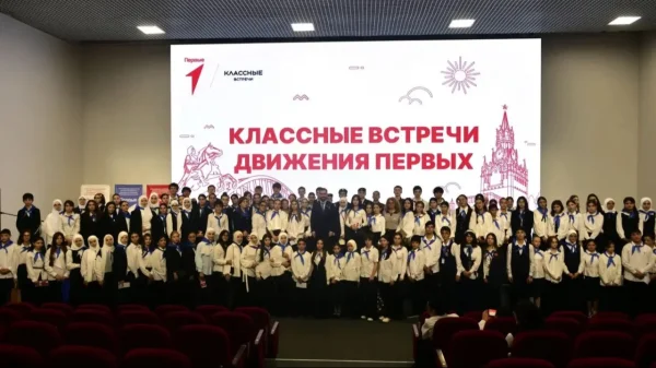 Темирлан Абуталимов встретился с активистами Движения Первых в Махачкале