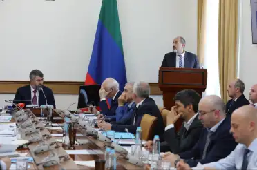 Магомед Рамазанов поручил активнее вовлекать молодёжь в проект «Пушкинская карта»