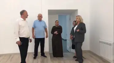Зарема Бутаева проверила обновленный Дом культуры в поселке Мамедкала