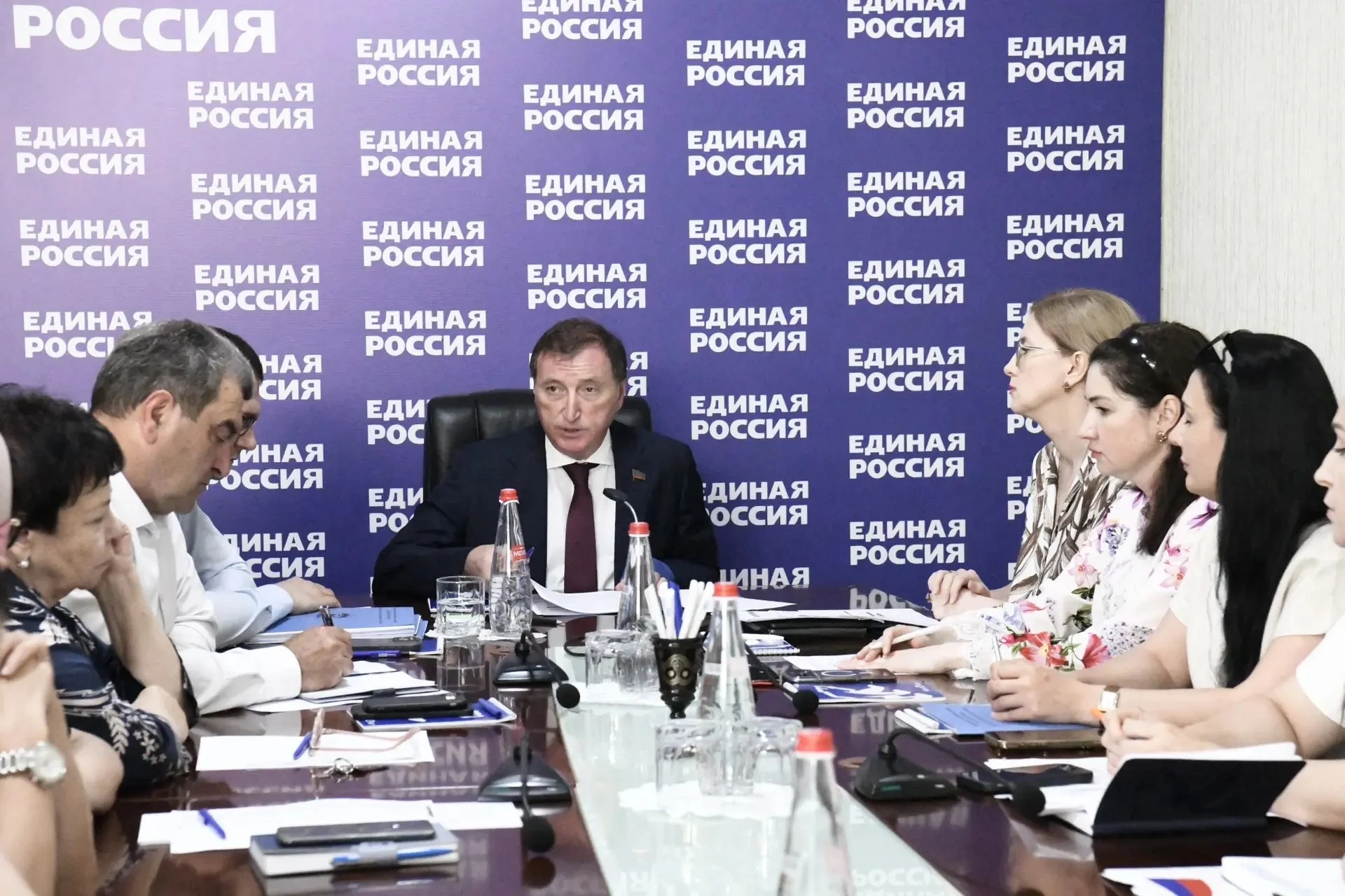 Заур Аскендеров обозначил приоритетные задачи работы Регионального исполкома «Единой России»