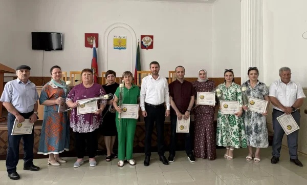 В Тарумовском районе медицинских работников поздравили с профессиональным праздником