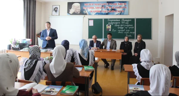 Школьникам села Чирката рассказали о наследии аварского поэта Чанки из Батлаича