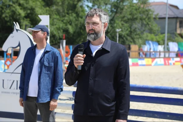 Магомед Рамазанов открыл турнир по конному спорту в Махачкале