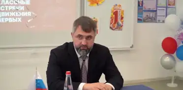 Премьер-министр Магомед Рамазанов пообщался с учениками новой школы села Байрамаул