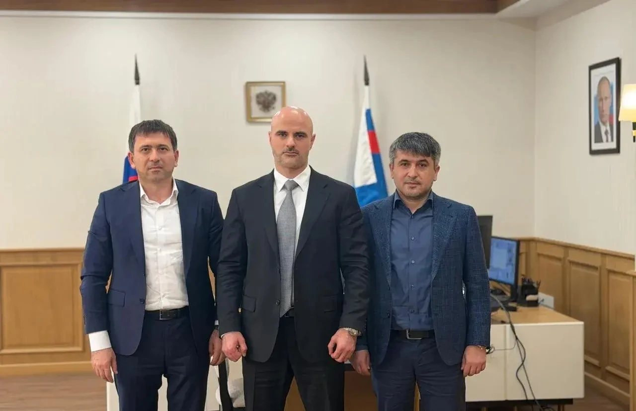 Глава Табасаранского района провел встречу с руководителем управления Федерального казначейства в Дагестане
