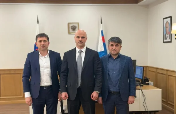 Глава Табасаранского района провел встречу с руководителем управления Федерального казначейства в Дагестане