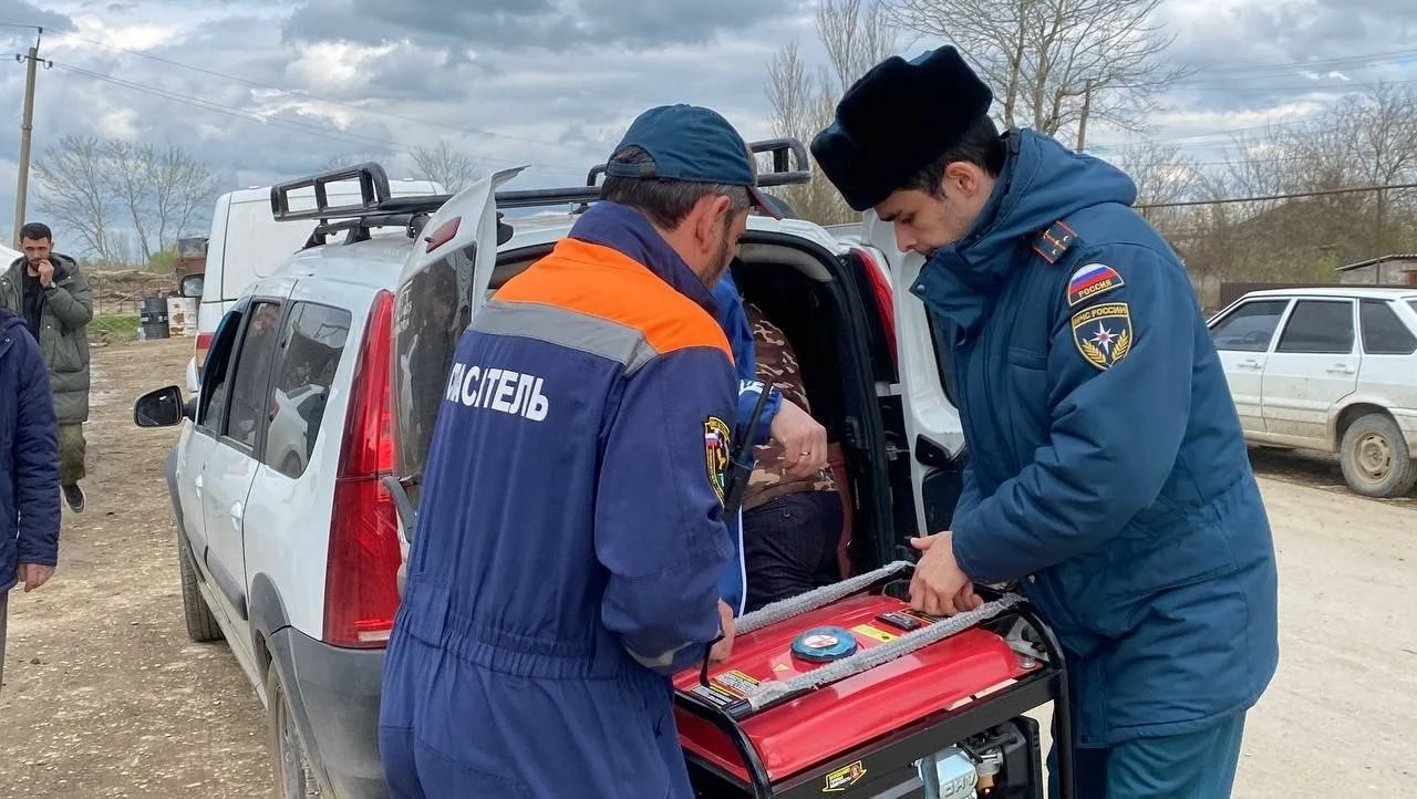 Глава РД Сергей Меликов: «Регионы России продолжают направлять помощь Дагестану»